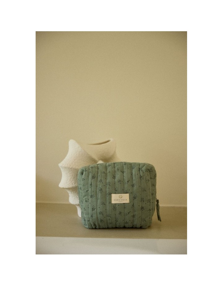 I- TROUSSE DE TOILETTE ÉTINCELLE EUCALYPTUS I- TROUSSE DE TOILETTE ÉTINCELLE EUCALYPTUS