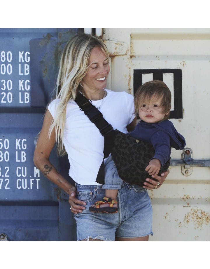 Porte-bébé Wildride Léopard Gris – Ergonomique, léger & tendance