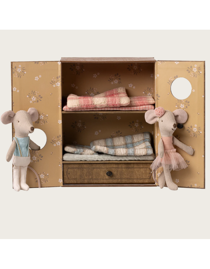 STUDIO DE DANSE AVEC PETITE SOEUR ET PETIT FRERE