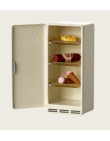 Réfrigérateur souris Maileg blanc cassé – meuble cuisine poupée