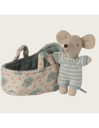 Bébé souris Maileg couffin bleu – peluche miniature enfant