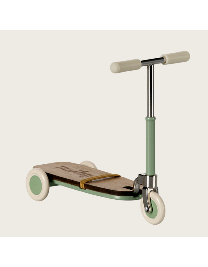 Trottinette Maileg Souris Mint – Accessoire maison de poupée