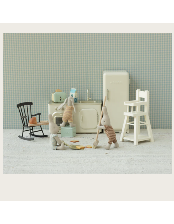 Chaise haute Maileg Micro – Accessoire maison de poupée bébé