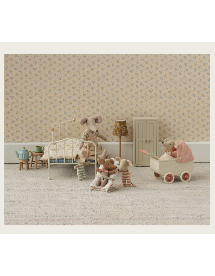 Landau souris Maileg corail – poussette miniature maison poupée