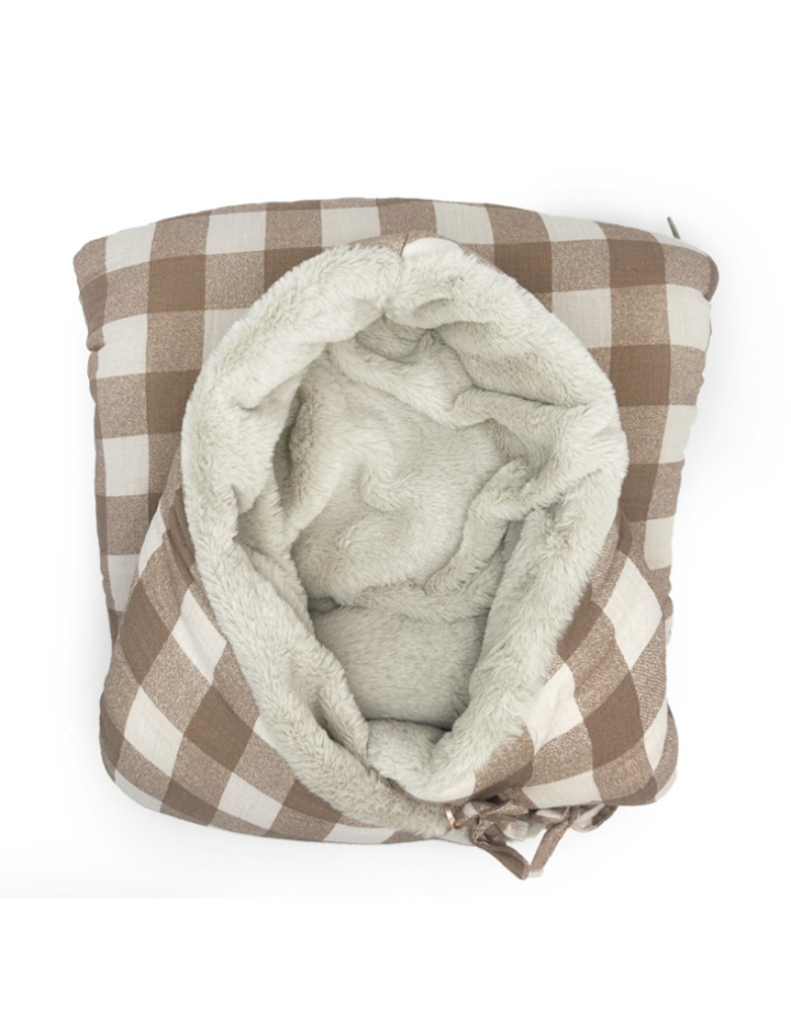 Nid d’ange polair Vichy Caramel – Douceur & chaleur bébé | Babyshower