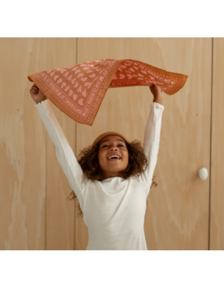 Foulard Marron Cœur Atelier Wagram | Foulard Enfant