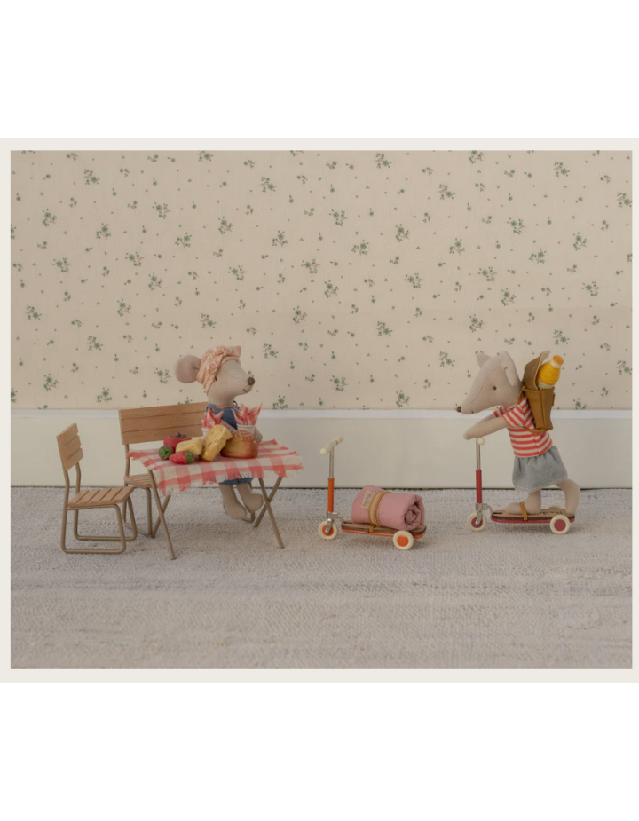 Kick Board Maileg souris orange – trottinette miniature