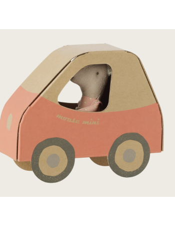 Souris au volant Maileg Petite sœur – 10 cm